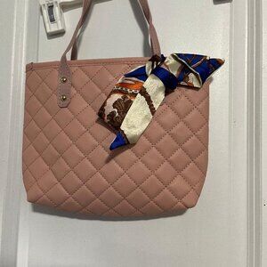 handbag  in pink with